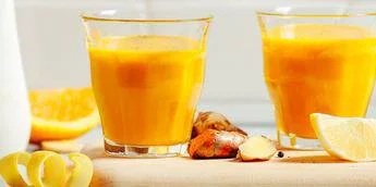 How to make ginger-turmeric juice for menstrual pain prevention and glowing skin