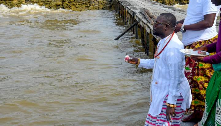 Billionaire businessman, Ayiri Emami, pays homage to the gods days after new Olu of Warri displaced him as Prime Minister of Warri kingdom