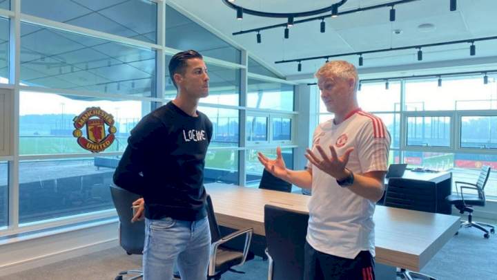 EPL: Solskjaer reveals how Ronaldo demanded no.7 shirt from Cavani