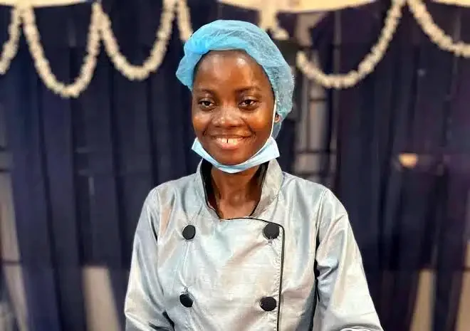 Drama as Chef Dammy receives hero welcome from fans, friends as she finally returns to class for lectures (Video)