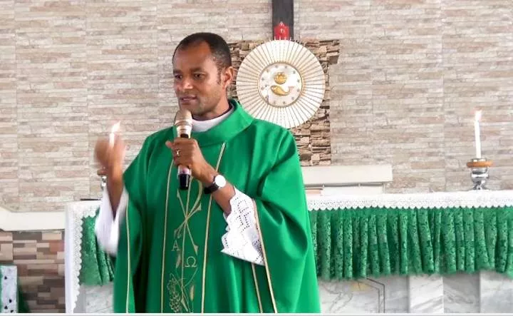 'Mercy Chinwo charges N10 million to perform in churches' - Rev. Fr. Oluoma reveals as he speaks about churches turning worship into entertainment (Video)