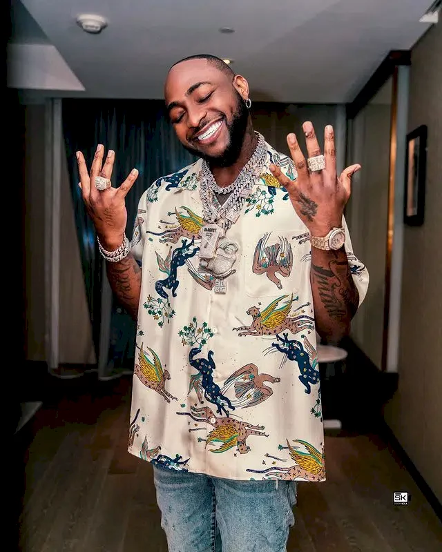 Davido reaches out to talented artist making a beautiful portrait of him, his daughter and late mum