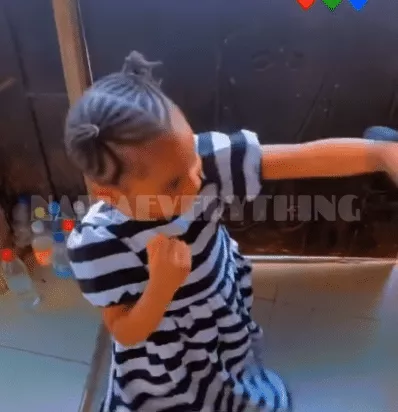 Video of Nigerian parents teaching their little daughter boxing amid school bullying concerns causes buzz online