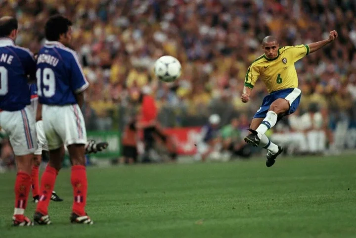 10 Legendary Goals in Football History That Captivated Fans