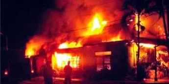 Man stabs newlywed wife multiple times, locks room, sets house on fire in Lagos [File photo]