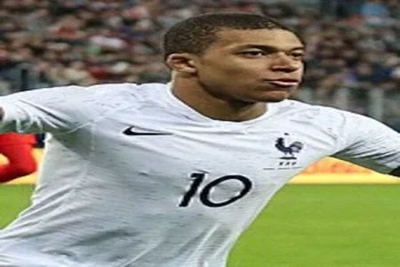 Europe:  Real Madrid Fans Split on Mbappé's Performance: From Star to Flop?