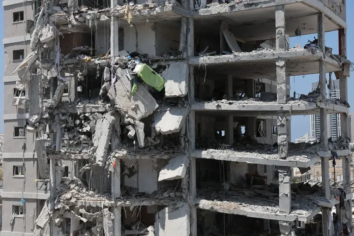 At least 10 killed in Israel and 128 in Iran after strikes, authorities say At least 10 killed in Israel and 128 in Iran after strikes, authorities say