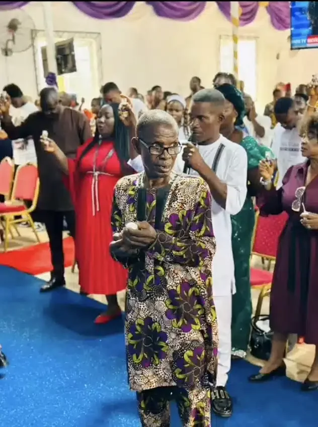 Drama as elderly man claims to be Wizkid's biological father