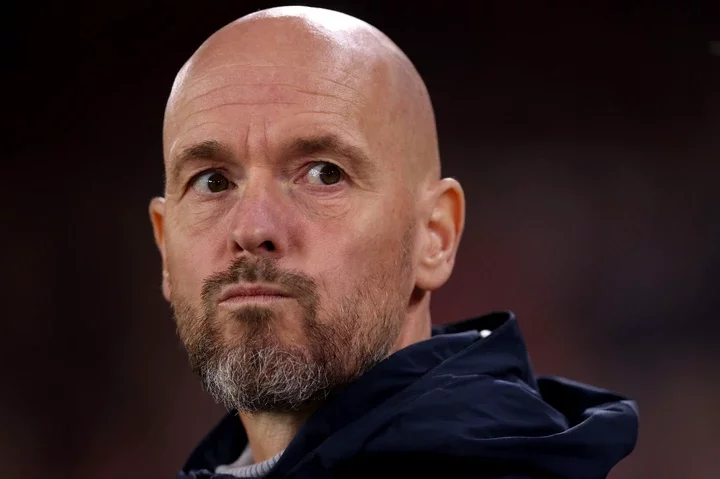 Ten Hag was booed for his decision to take Hojlund off