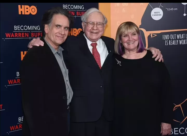 Warren Buffett gives his three children entire $143.1 billion to donate to charities of their choice after his d3ath