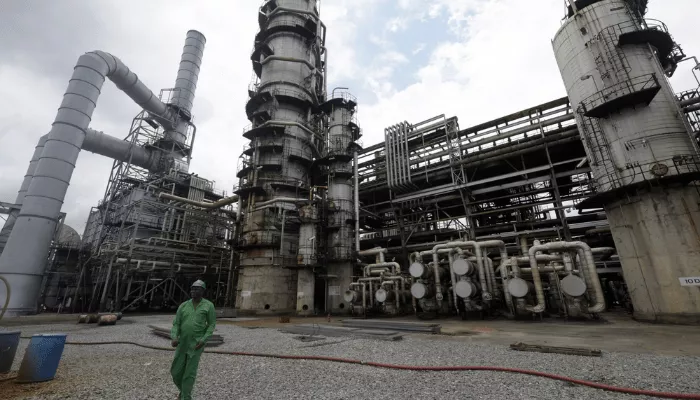 Warri refinery: Oil marketers hint at cut of petrol price