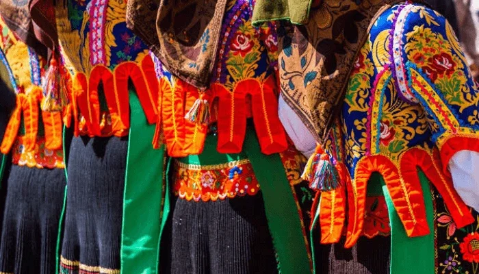 10 traditional attires from around the world