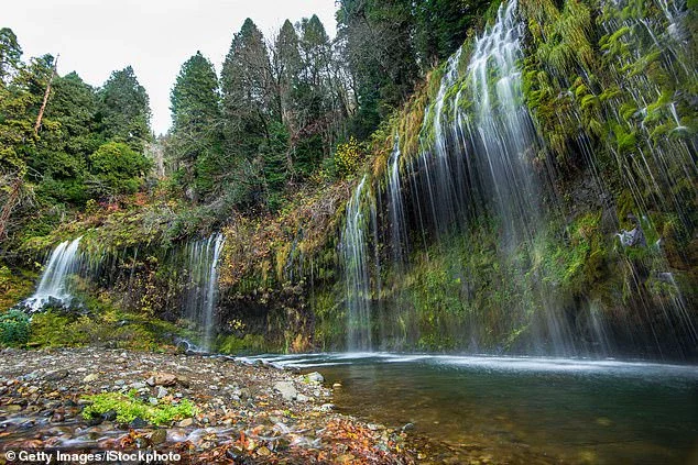 California 's 'most beautiful' illegal waterfall has hikers willing to die to see it with their own eyes