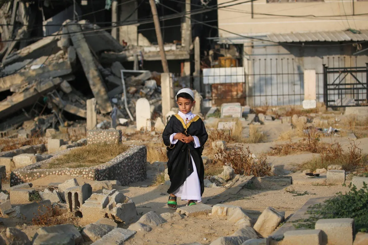 10 Palestinians killed in Israeli shelling of southern, northern Gaza Strip 10 Palestinians killed in Israeli shelling of southern, northern Gaza Strip
