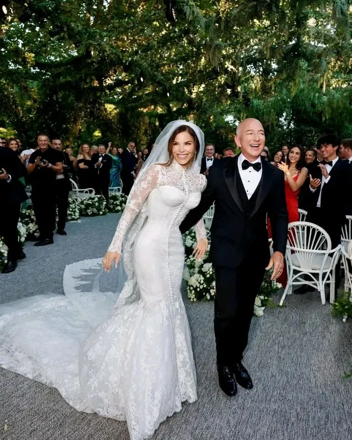 95 private jets reportedly request landing clearance for Jeff Bezos' wedding
