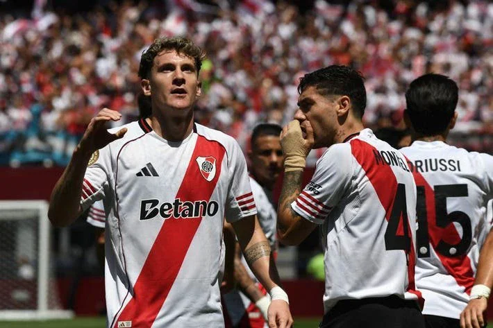 CA River Plate v Urawa Red Diamonds: Group E - FIFA Club World Cup 2025