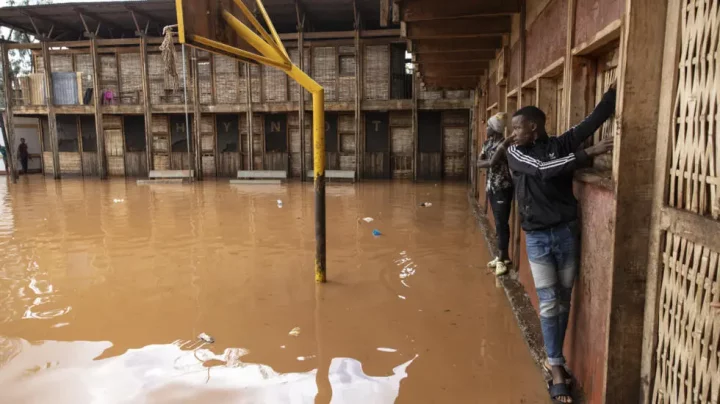 Kenya dam bursts, killing 42 people