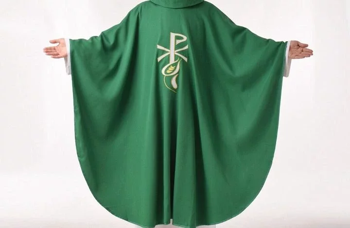 The meaning Of The 'PX' Symbol in The Clothes of Catholic Priests (Photos)