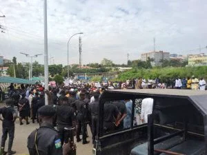 BREAKING: Dozens of Kogi indigenes storm INEC headquarters, demand Yakubu's resignation [PHOTOS]