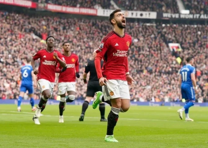EPL: Manchester United edge Everton with penalties converted by Fernandes, Rashford