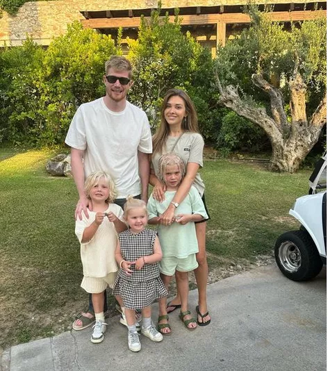 Kevin De Bruyne with his wife and kids -Pulsesports.ng
