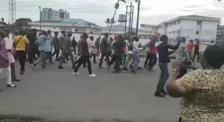 BREAKING: Wike Should Kill All Of Us - Screams As Teargas, Gunshots Are Fired As Gov Fubara, His Entourage Stormed Assembly (VIDEOS)