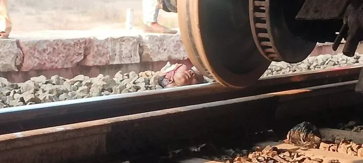 Train crushes 11 passengers to de@th in India