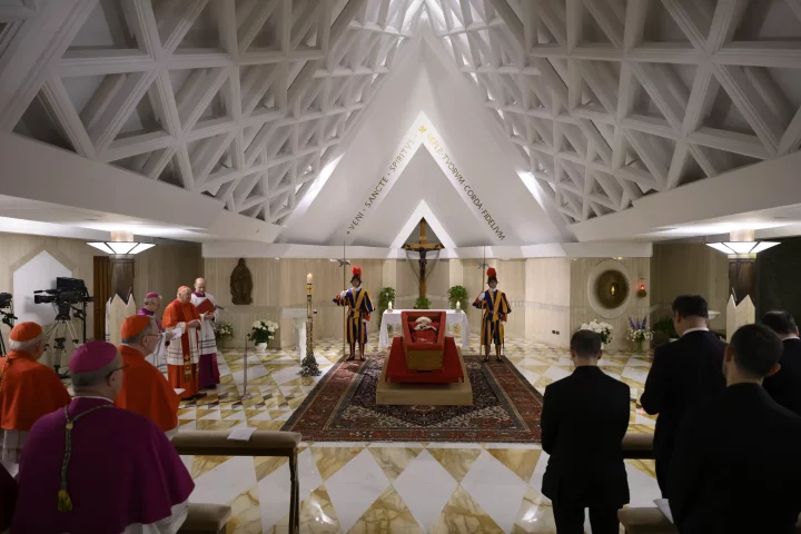 Vatican releases first images of Pope Francis in open coffin (Photos)