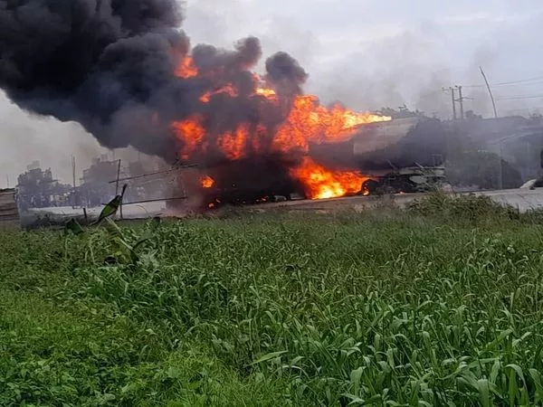 BREAKING: Five Vehicles Burnt As Petrol Tanker Explodes In Ibadan (Photos)