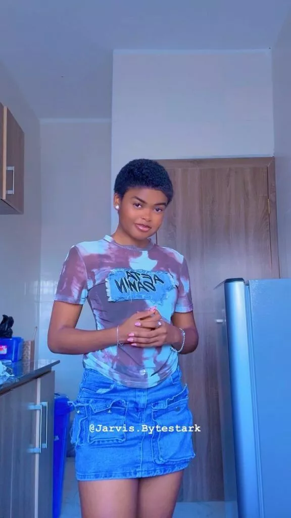 Moment fan gifts Jarvis N2M on TikTok live to prove he is wealthy