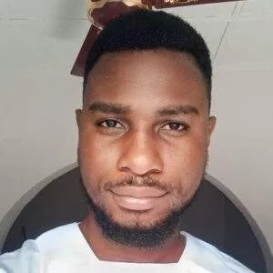 Nigerian man criticizes parents for accompanying grown-up children to their JAMB examination centers