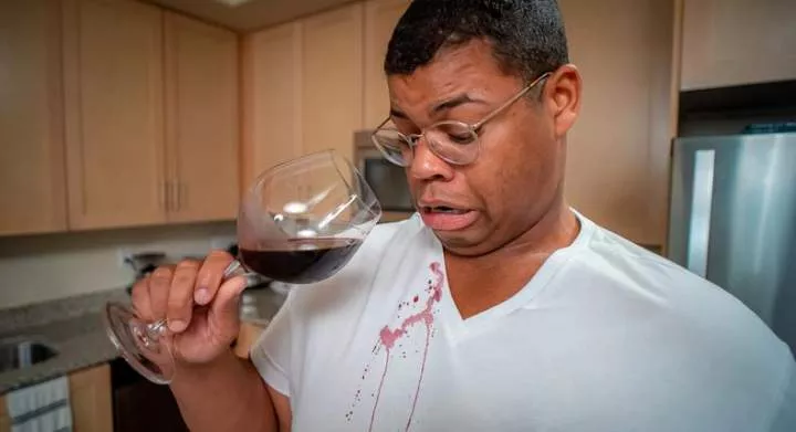 6 simple ways you can remove red wine stains from your shirt