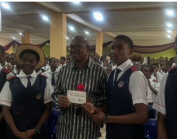Peter Obi Gifts N10 million to Anambra School For Winning International Debate Competition Peter Obi Gifts N10 million to Anambra School For Winning International Debate Competition