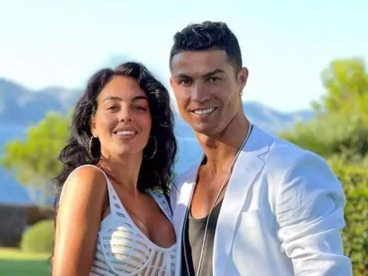 Georgina Rodriguez Porno - Her biggest job is grabbing bags - Portuguese TV presenter slams Ronaldo's  girlfriend, Georgina Rodriguez - Torizone