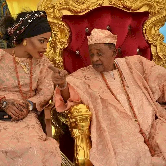 Queen Omobolanle of Alaafin kingdom gushes as she shows off gift from late monarch