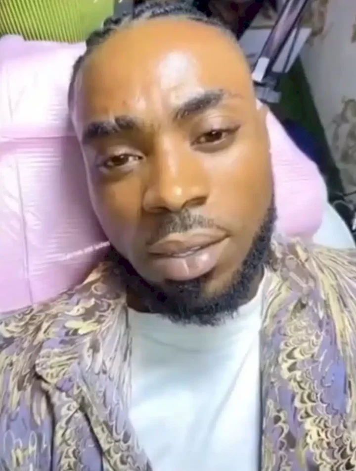 Man stirs reactions after getting pink lips procedure (Video)