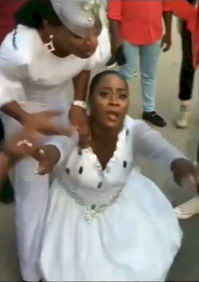 Viral Video: Drama as man allegedly discovers on his wedding day that his wife-to-be has four kids with another man (Video)
