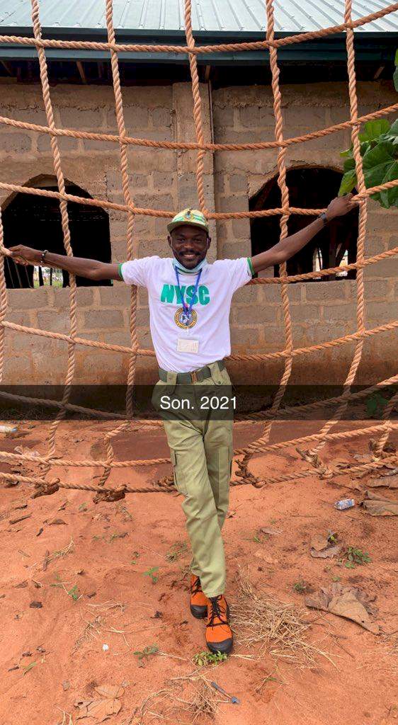 Graduate recreates father's NYSC photo from 30 years ago, shares dad's reaction