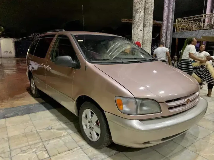 OPM pastor rewards preacher with car, other gifts for riding bicycle from Benue to greet him