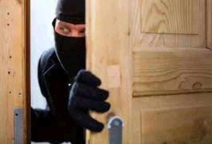 If Thieves Break into Your House, Do These 6 Things Immediately to Secure Yourself.