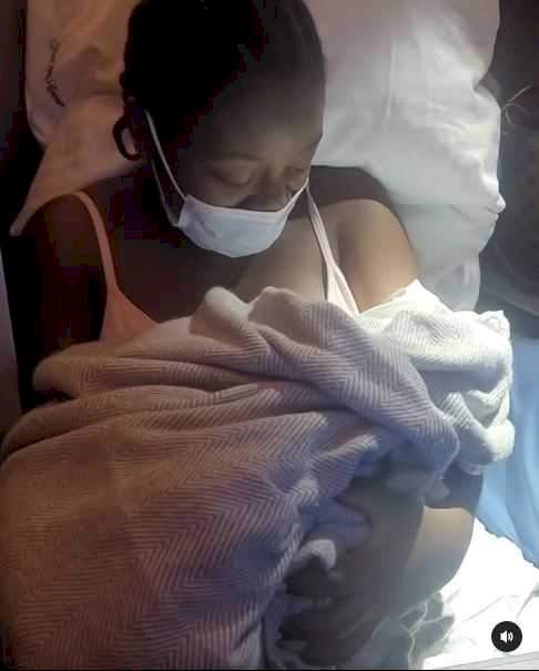 Lady welcomes baby boy on board a plane (Video)