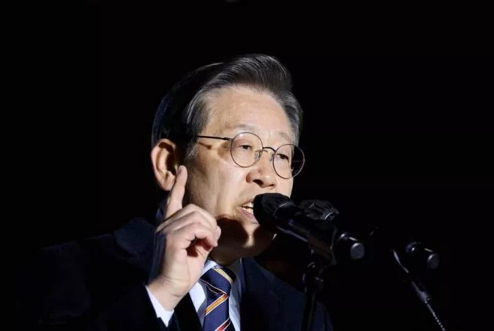 South Korea opposition leader hospitalised after hunger strike