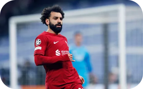 Saudi officials travel to England to tempt Liverpool with £200m bid for Salah