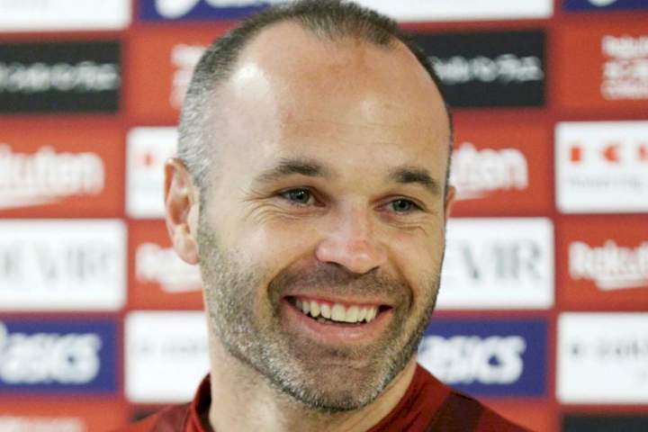 Iniesta reacts as Lionel Messi finally joins PSG