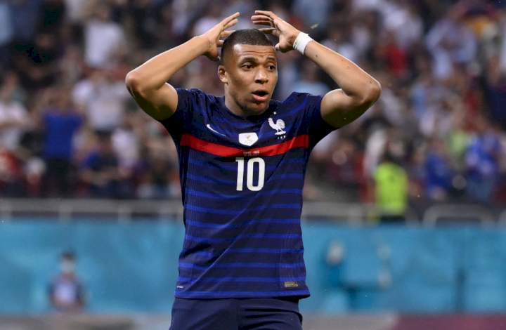 Kylian Mbappe warned 'don't end up like Ronaldinho' with Paris Saint-Germain star accused of 'going backwards' since World Cup win