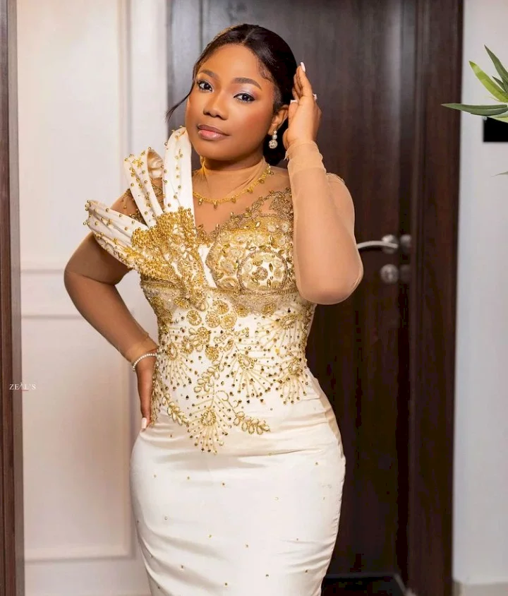 Mercy Chinwo reacts as Cubana ChiefPriest says he is coming for her wedding