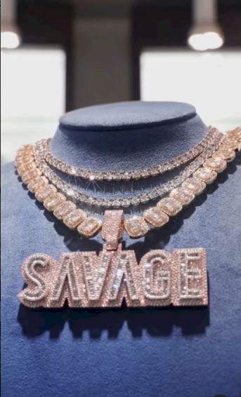 Tiwa Savage splashes millions of naira on acquisition of customized diamond pendant (Video)