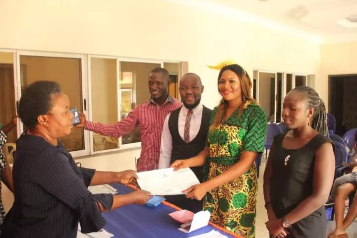 'If this is all you can do, please do it with your full chest' - Nigerian lady advises couples as she shares photos from her court wedding that costs N30k
