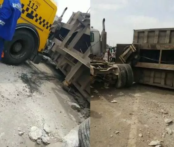 Container falls and crushes cart pusher to death in Lagos (video)