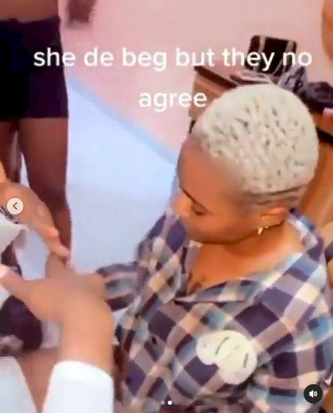 Lady madly confronted for leaking explicit videos of her friends online (Video)